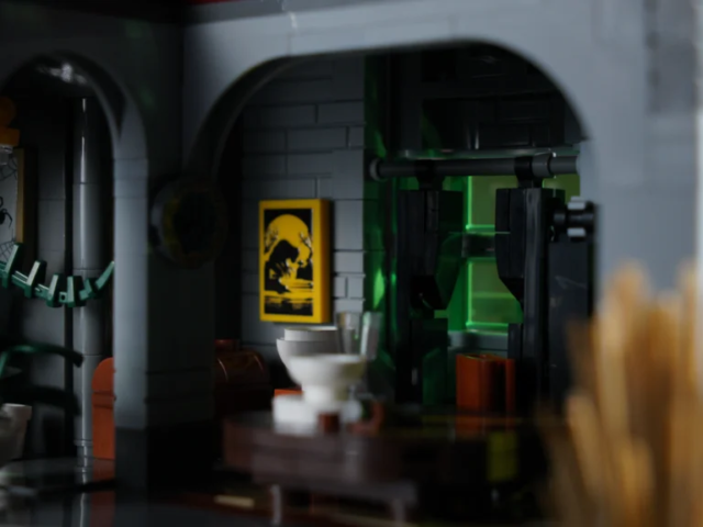 Haunted Victorian Manor brick model in a dark nighttime scene