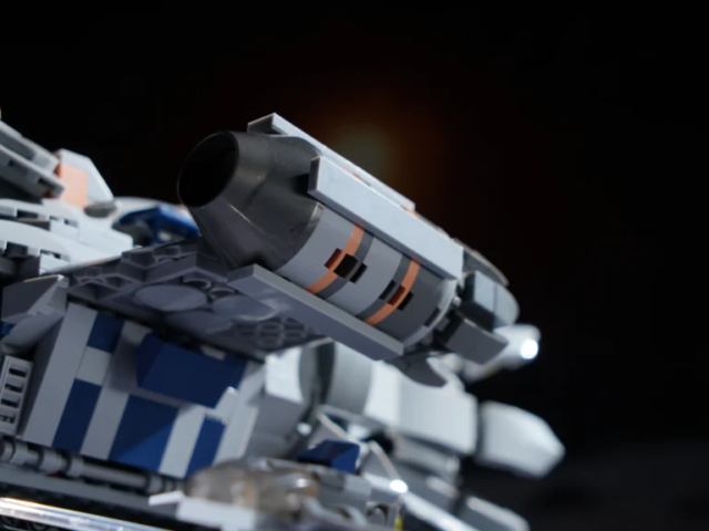 CR006 spaceship model and packaging dimensions in centimeters and inches