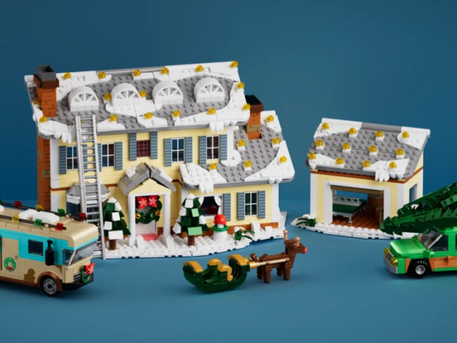 Reindeer and green sleigh from the snowy holiday building set